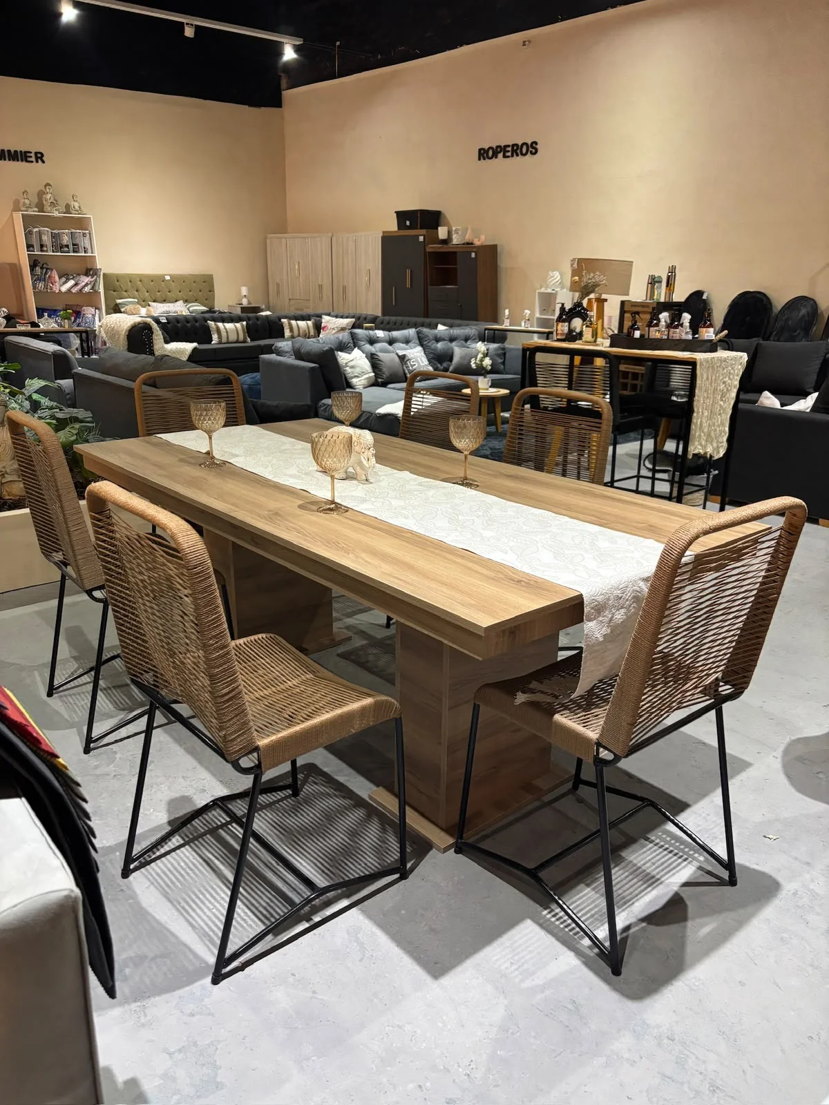 MESA LONDON CON SILLAS TULUM