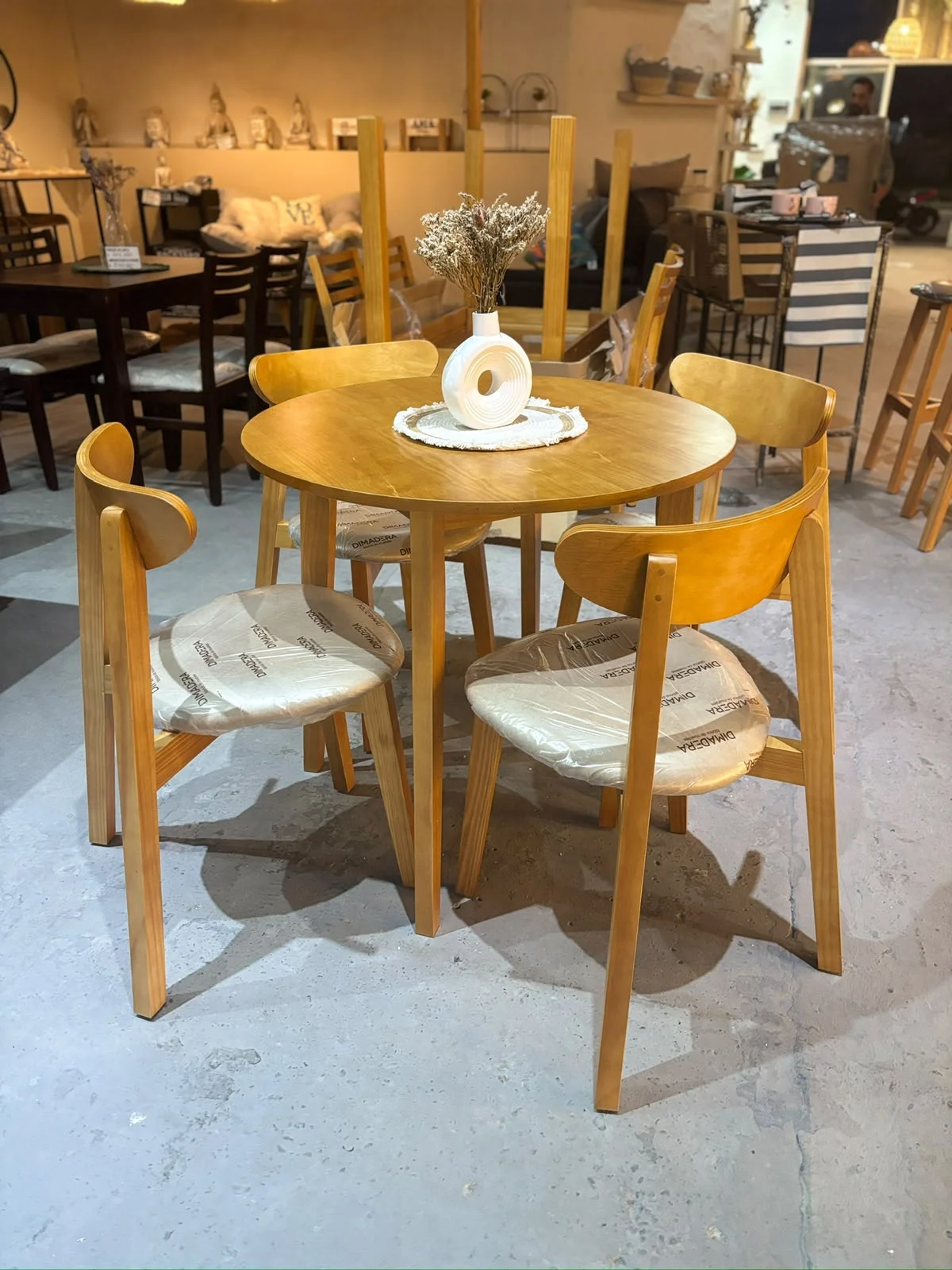 JUEGO DE COMEDOR AHMES